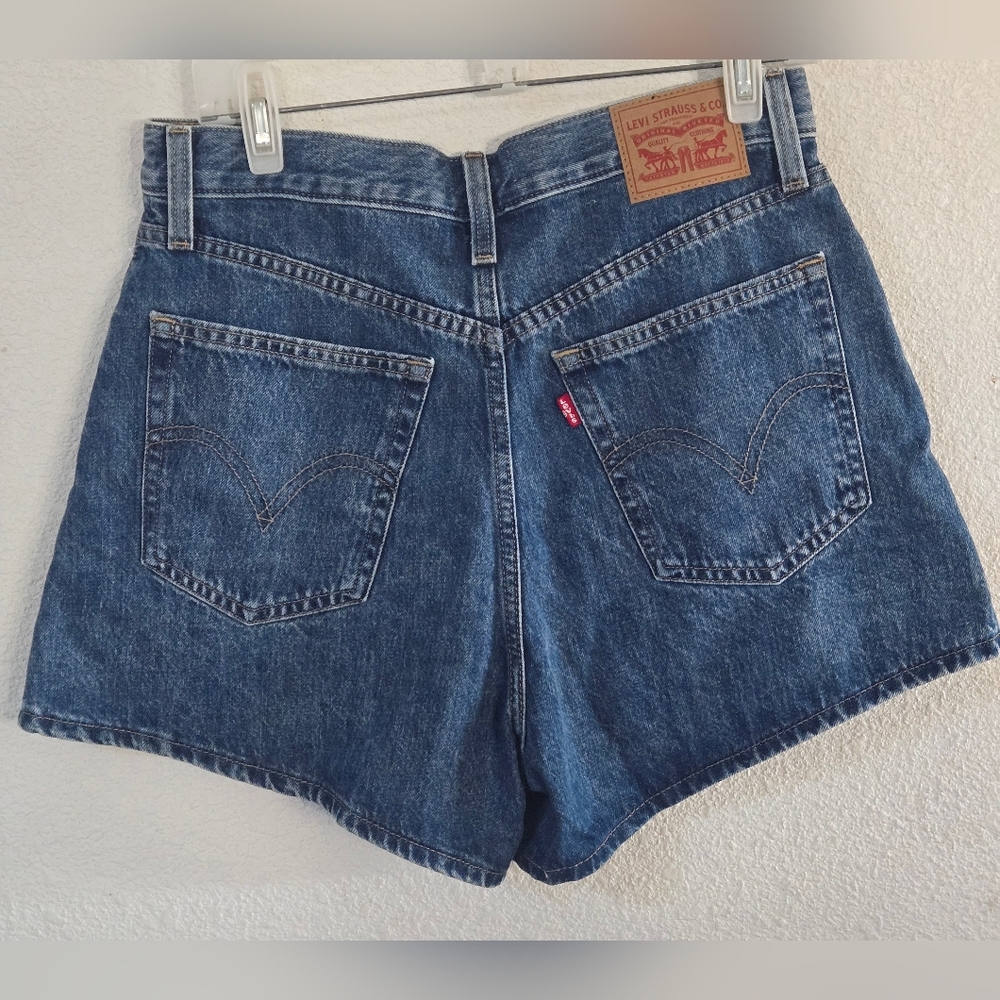 Levi's High Waisted Mom Short  Blue Denim Shorts - Picture 3 of 9